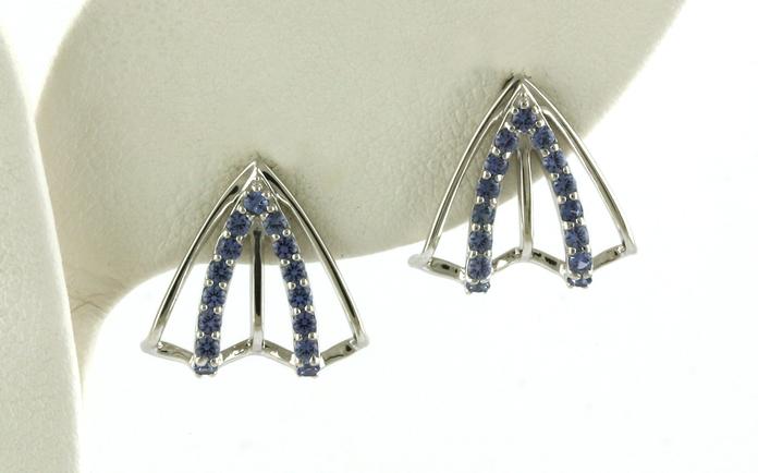 content/products/Triangle Fan Montana Yogo Sapphire J-Hoop Earrings in Sterling Silver (0.33cts TWT)