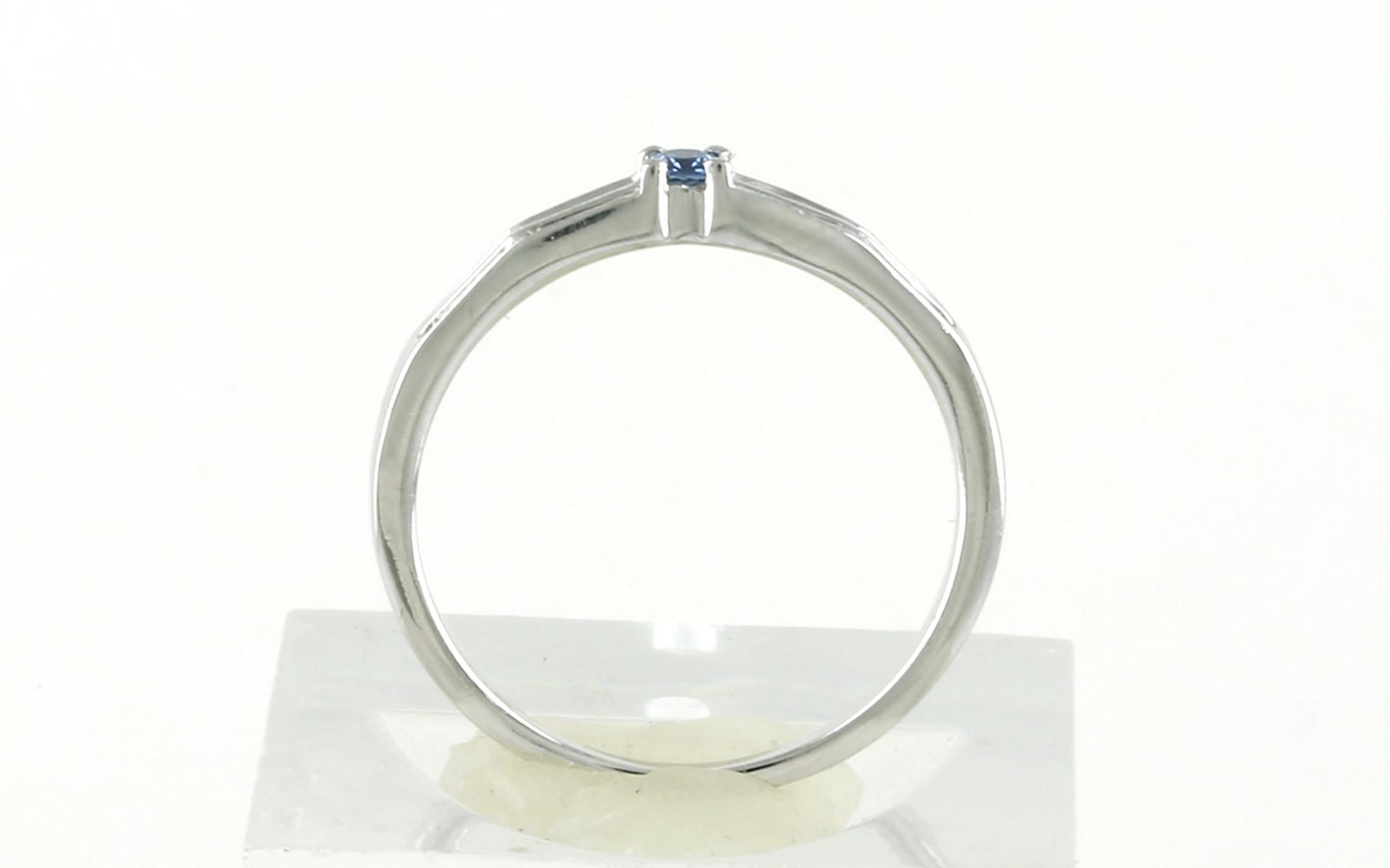 Solitaire Montana Yogo Sapphire Ring with Groove Detail in Sterling Silver (0.08cts)