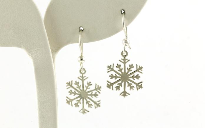 content/products/Snowflake Dangle Earrings in Sterling Silver