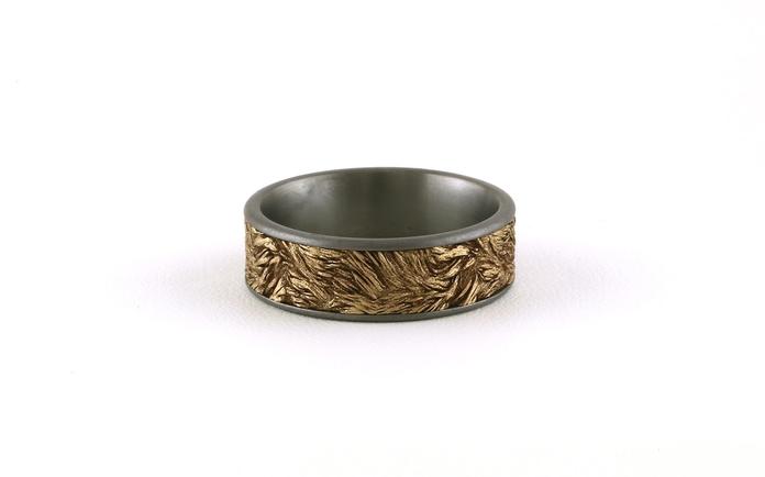 content/products/Flat Comfort Fit Wedding Band with Lion's Mane Texture Center in Yellow Gold and Grey Tantalum Edge (sz 10)