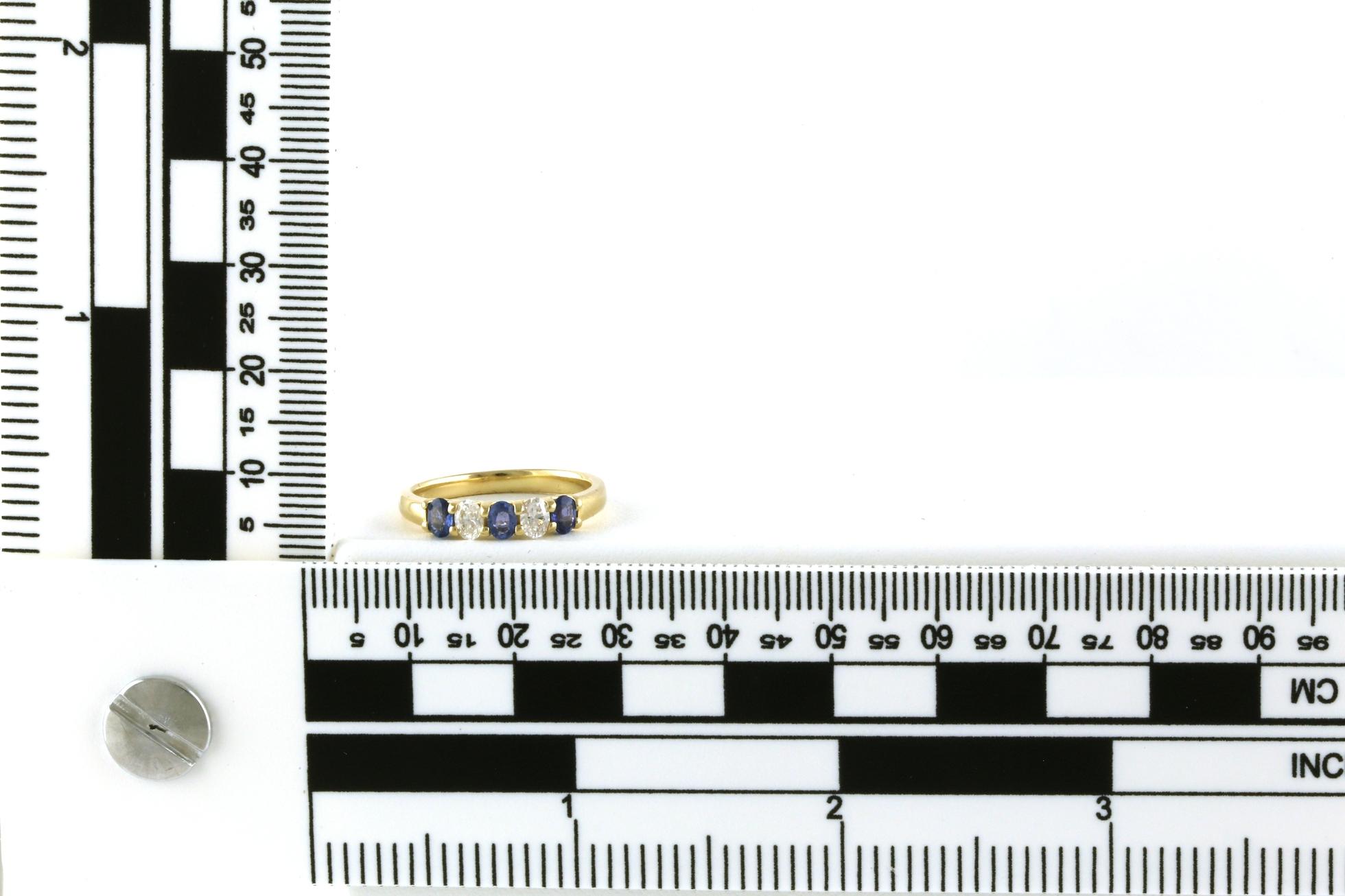5-Stone Prong-set Montana Yogo Sapphire and Diamond Ring in Yellow Gold (0.85cts TWT) Scale