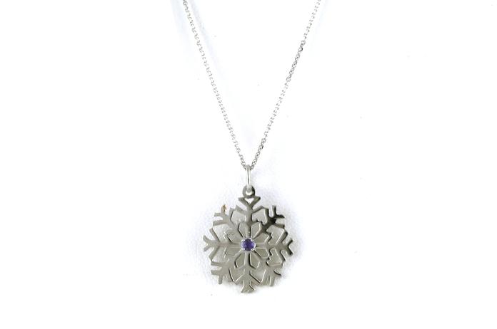 content/products/Snowflake Huckleberry Montana Yogo Sapphire Necklace in Sterling Silver (0.05cts TWT)