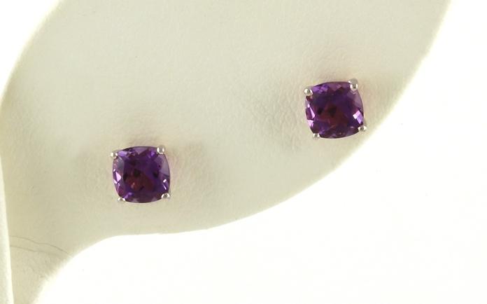 content/products/Solitaire Cushion-cut Amethyst Stud Earrings in White Gold (0.99cts TWT)