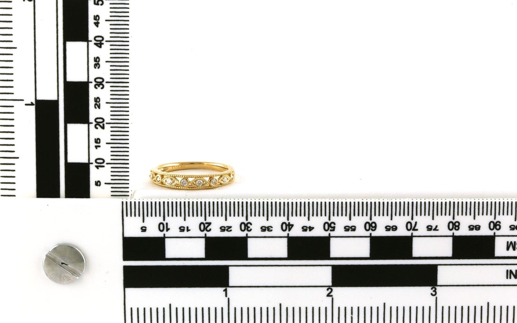Alternating Shape Milgrain Edge Diamond Wedding Band in Yellow Gold (0.13cts TWT) Scale