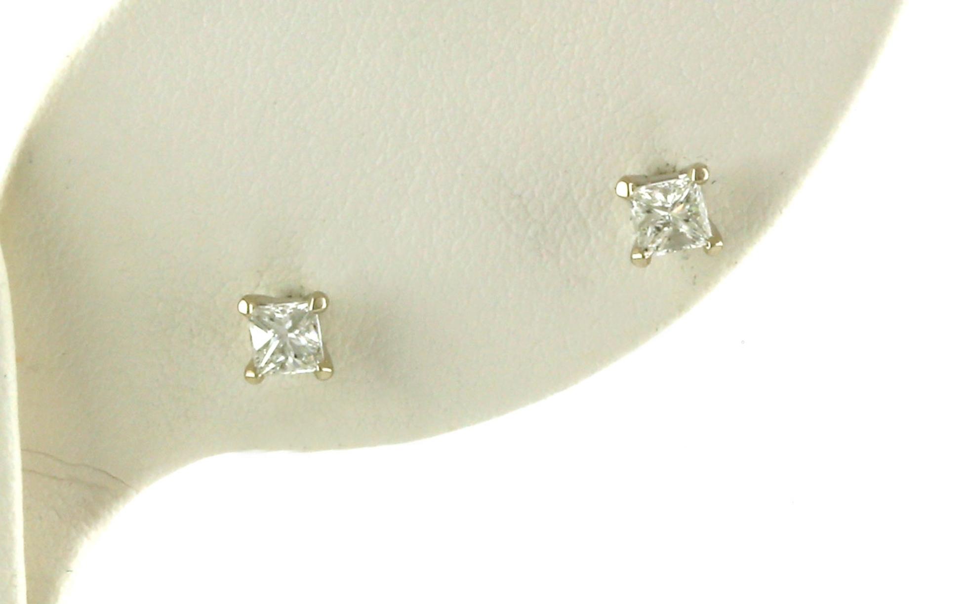 Princess-cut Diamond Stud Earrings in White Gold (0.41cts TWT)