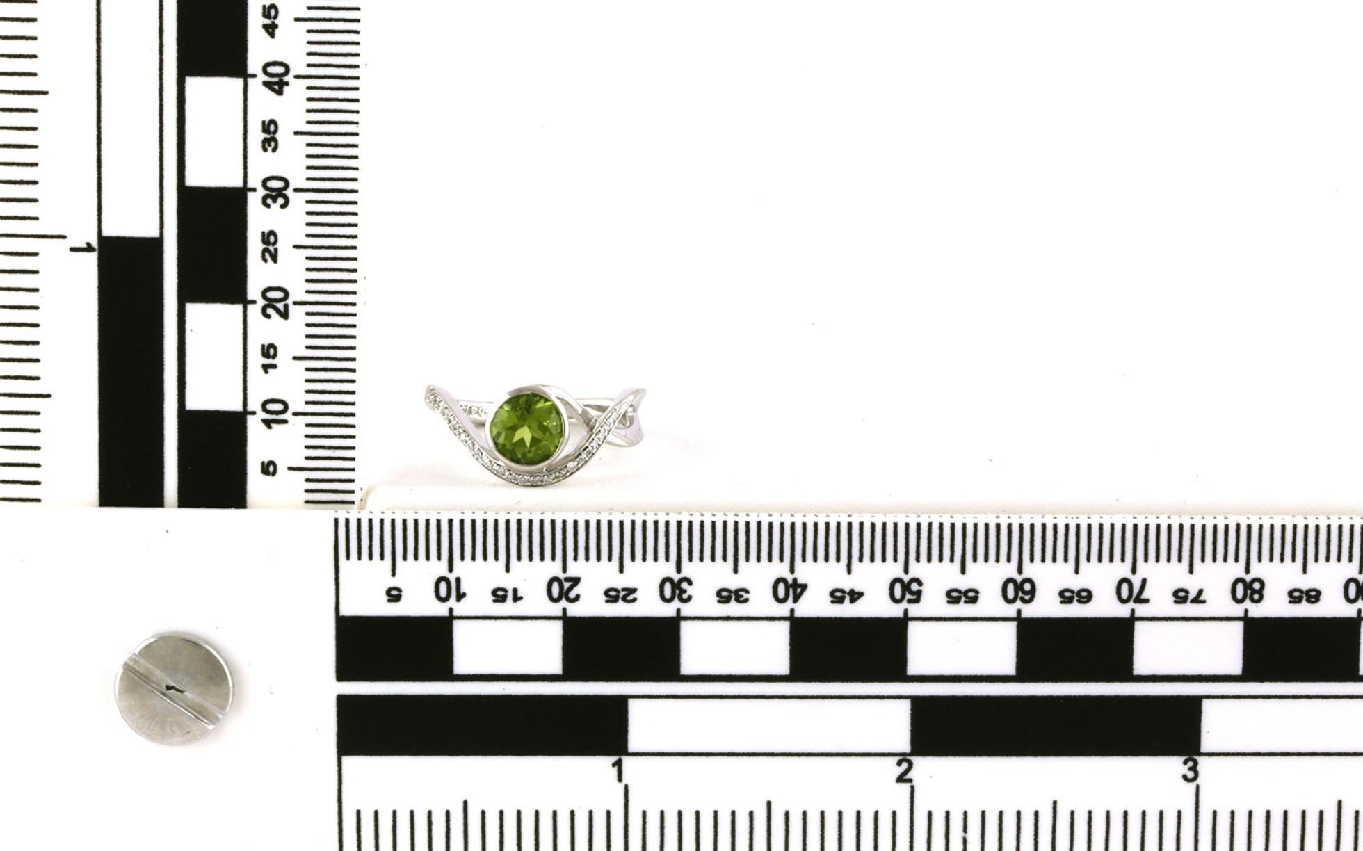 Aurora Design Bezel-set Peridot Oval and Diamond Ring in White Gold (1.35cts TWT) scale