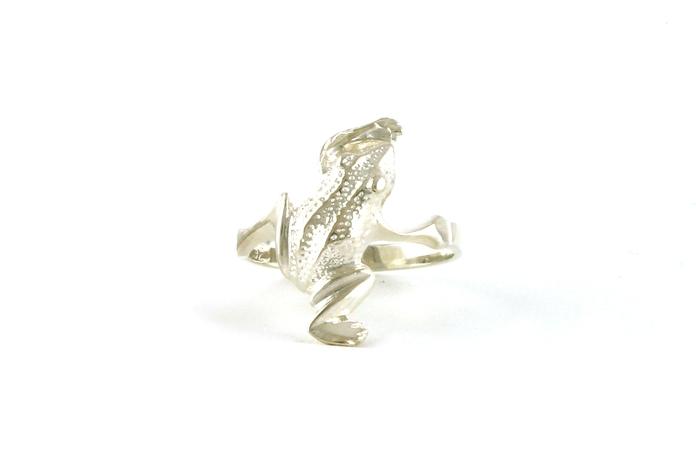 content/products/Estate Piece: Climbing Frog Ring in Sterling Silver