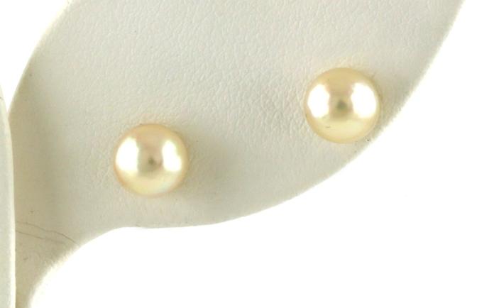 content/products/Estate Piece: Pearl Stud Earrings in Yellow Gold (6.50-7.00mm)