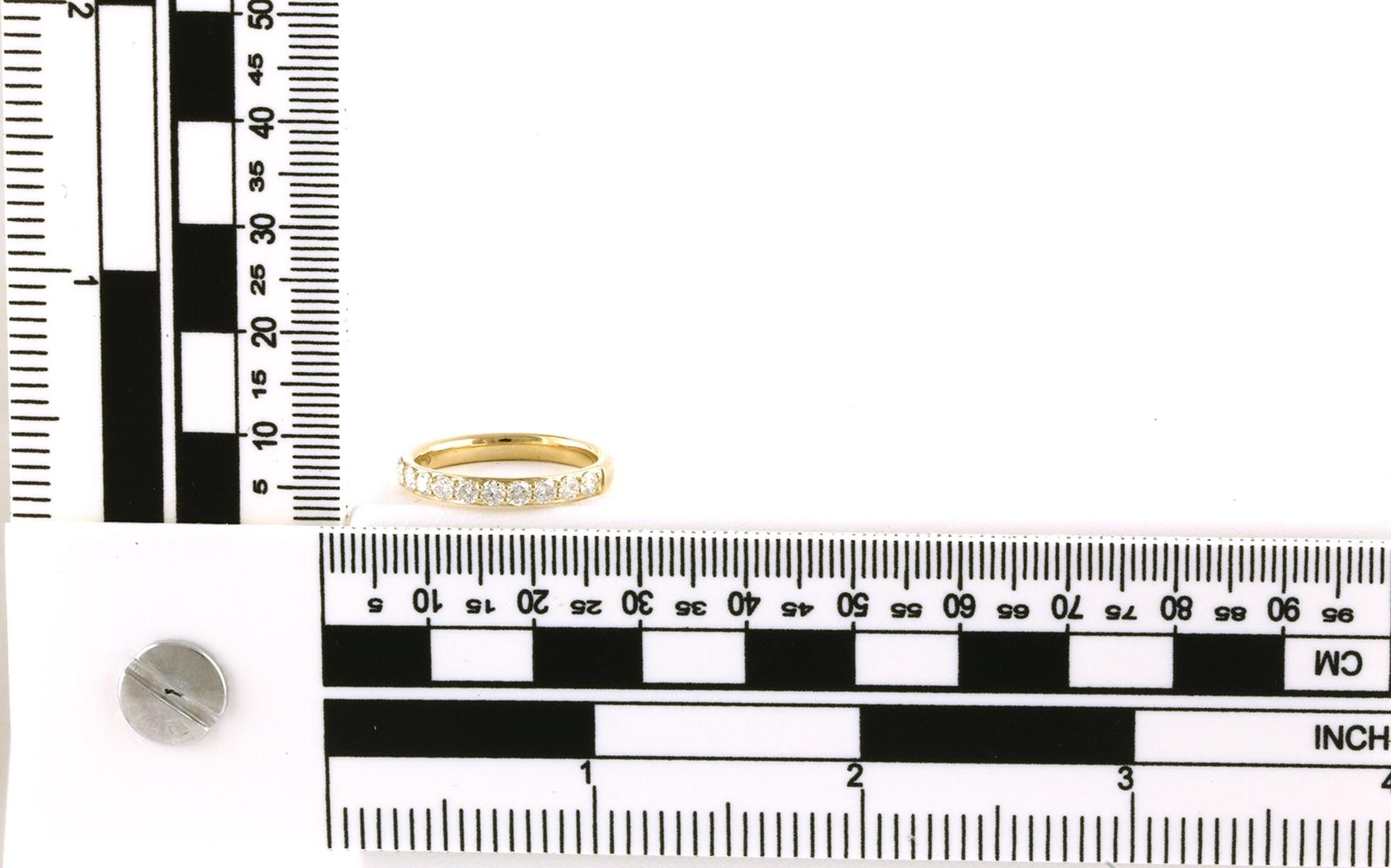 13-Stone Share-prong Diamond Wedding Band in Yellow Gold (0.75cts TWT) scale